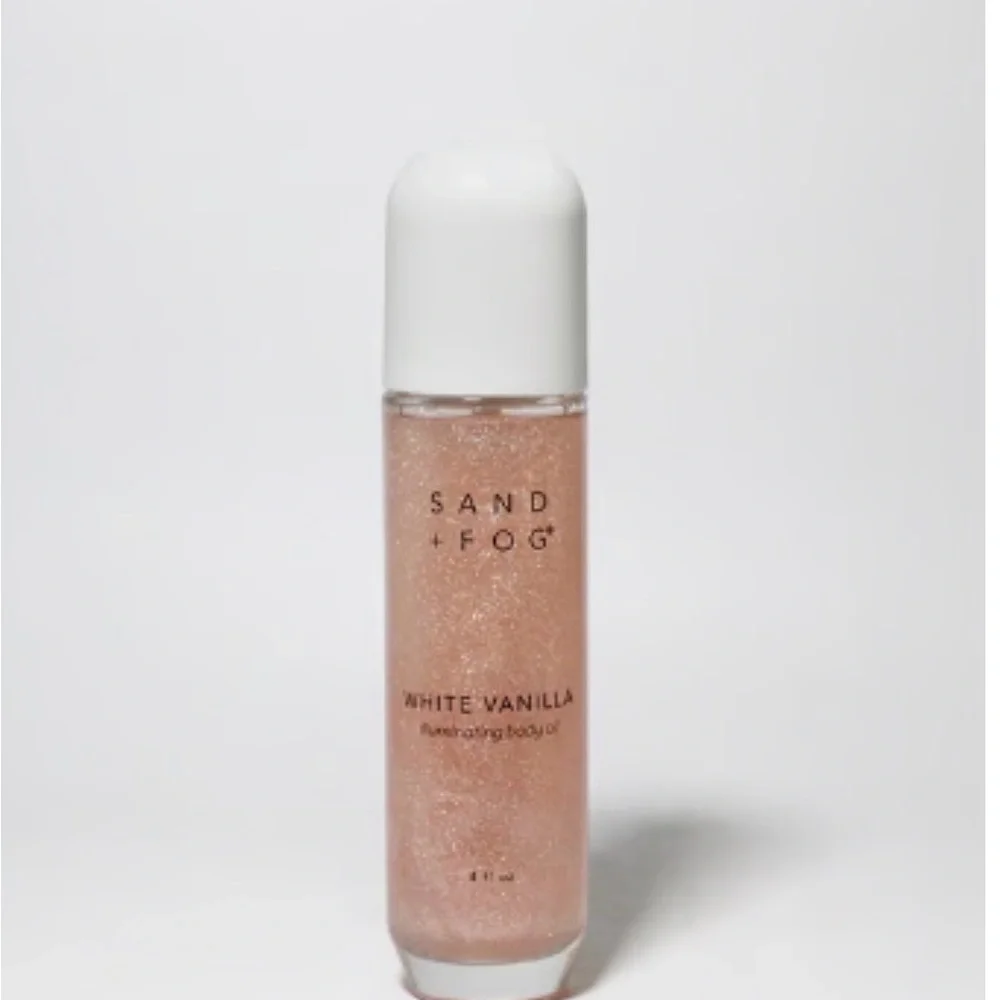 NEW 4oz SAND + FOG White Vanilla Illuminating Body Oil - Sheer Peach